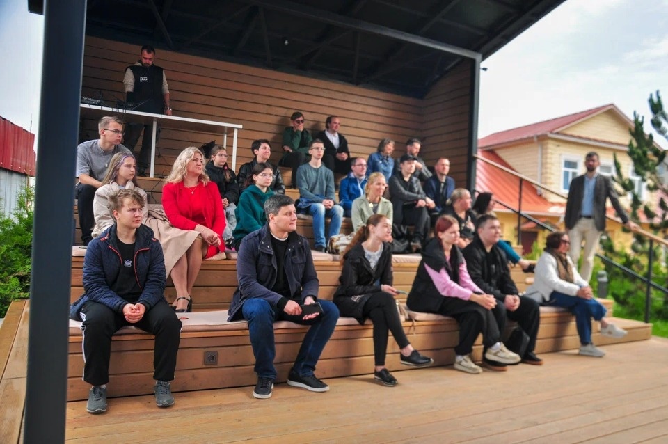 На парклете «Эфир» прошла вторая лекция из цикла «Технологическая перспектива» с акцентом на нанотехнологиях и экологии