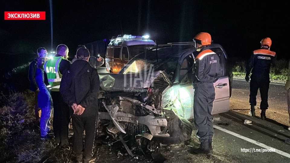 ДТП с участием трех автомобилей произошло в Великолукском районе ДТП с участием трех автомобилей произошло в Великолукском районе