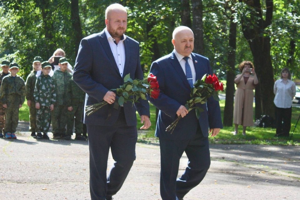 Глава Пскова почтил память погибших от рук террористов Глава Пскова почтил память погибших от рук террористов