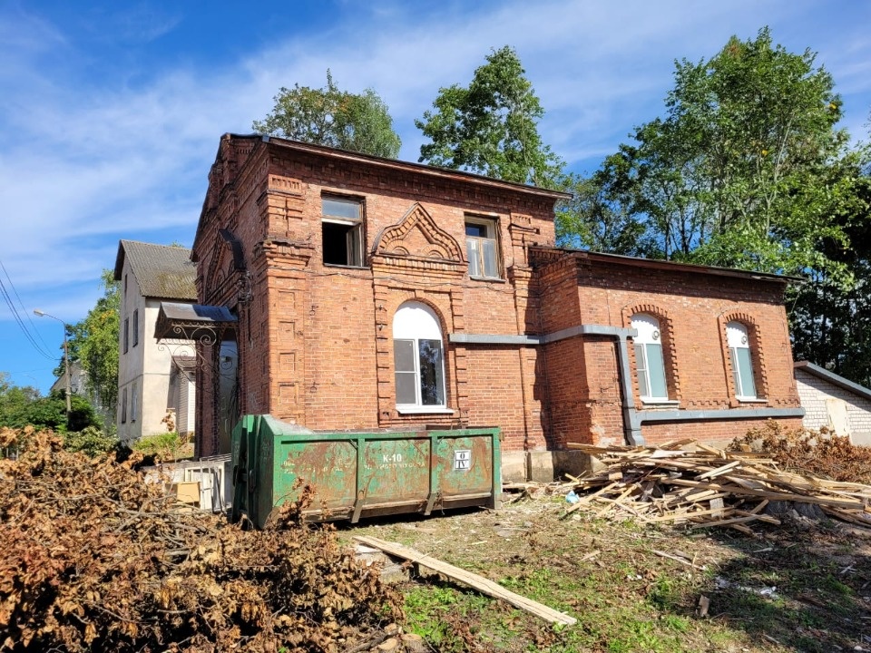 Стартовал капитальный ремонт исторического здания часовни на территории Псковской областной больницы