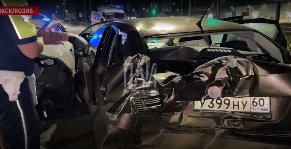 Ребенок пострадал в тройном ДТП в Пскове 