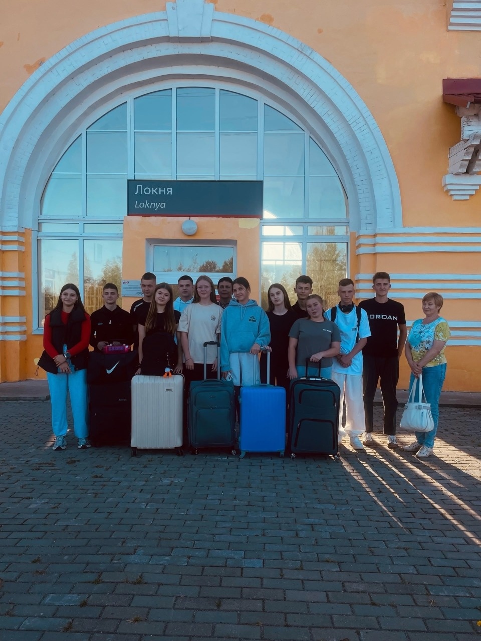 Команда из Локнянского района отправилась в Анапу на Президентские спортивные игры школьников
