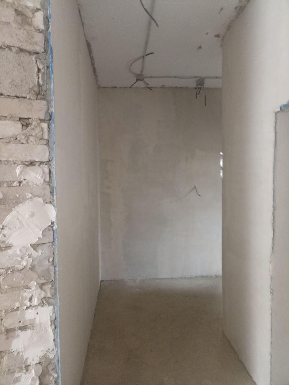 Псковские строители занялись чистовой отделкой помещений детского сада в Геническе Псковские строители занялись чистовой отделкой помещений детского сада в Геническе