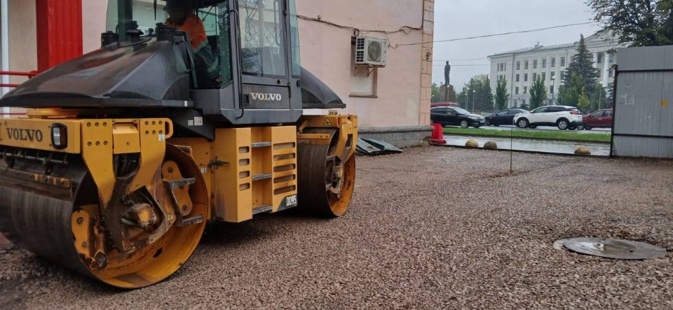 Стартовал ремонт междворового проезда на улице Советской в Пскове 