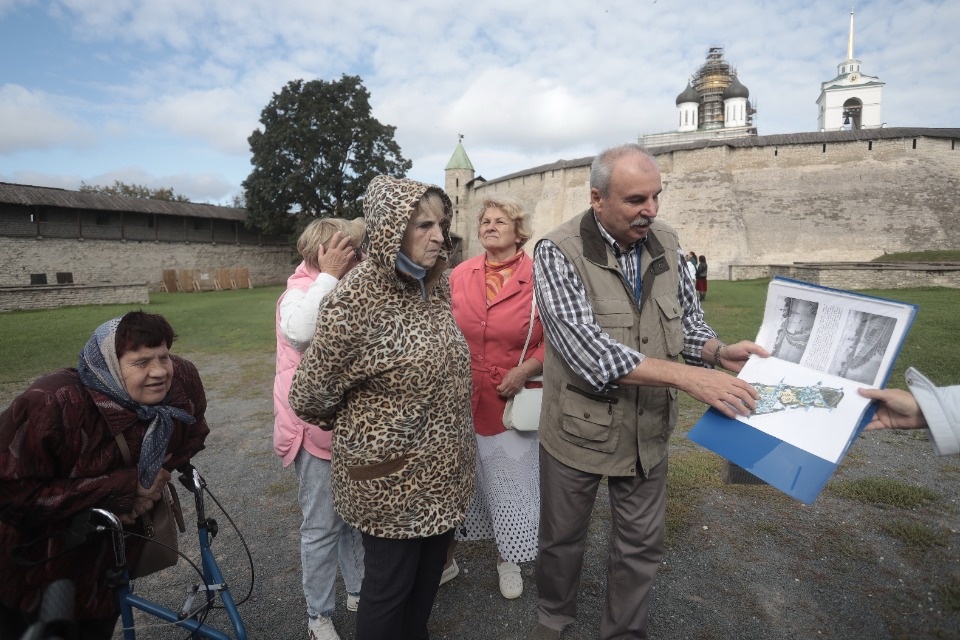 Всем и каждому 