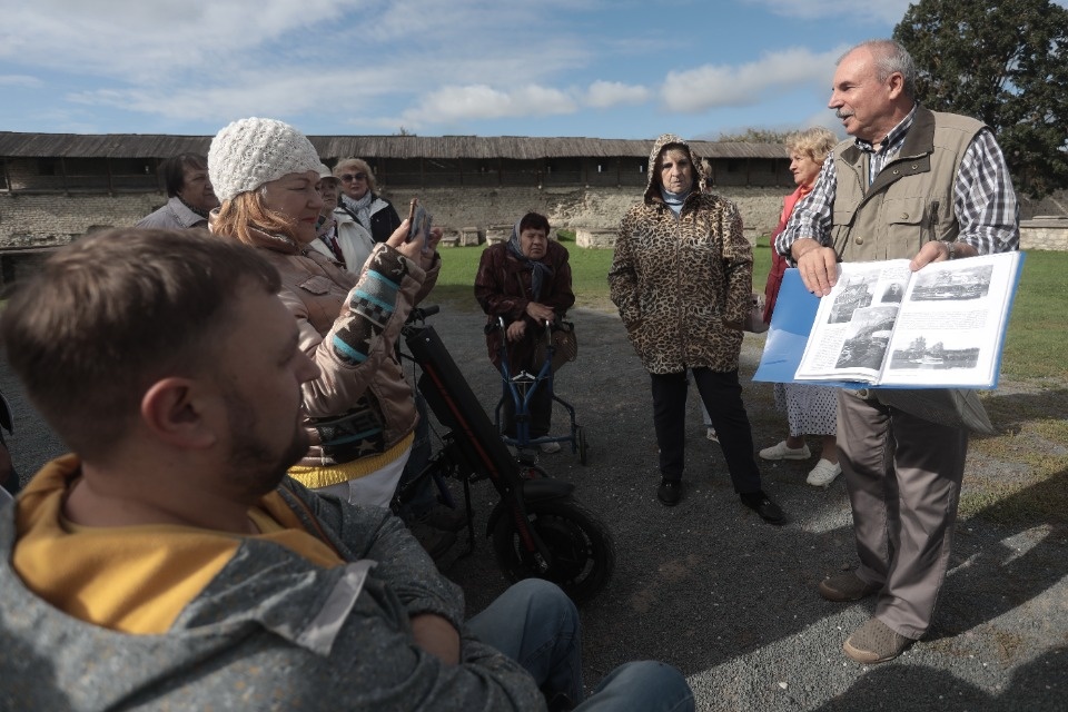 Всем и каждому 