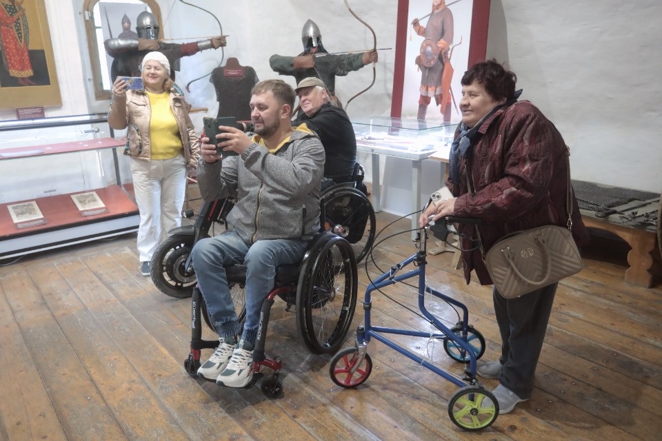 Всем и каждому 