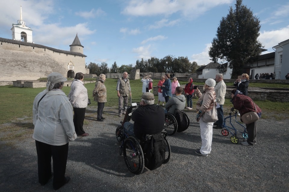 Всем и каждому 