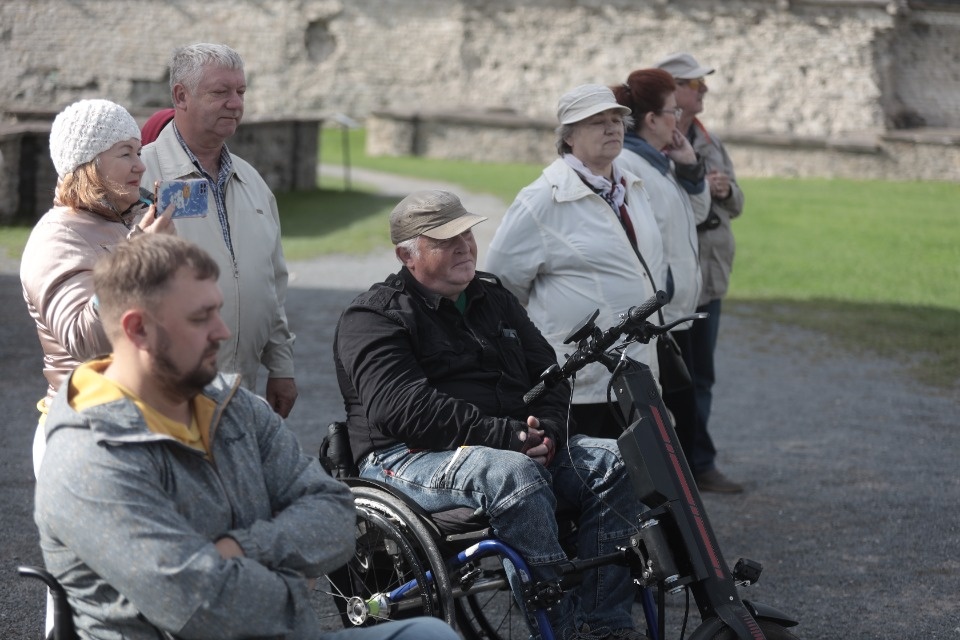 Всем и каждому 