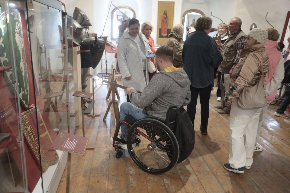 Всем и каждому 