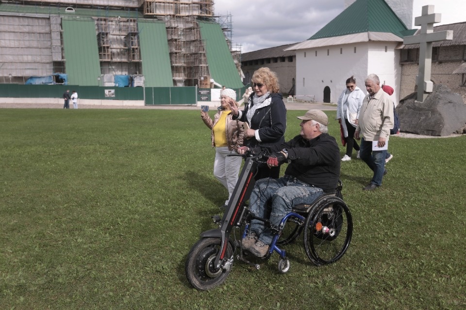 Всем и каждому 