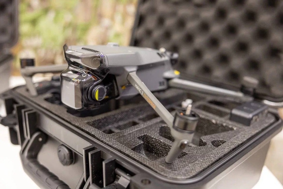 Партию квадрокоптеров передали находящимся на СВО псковским десантникам