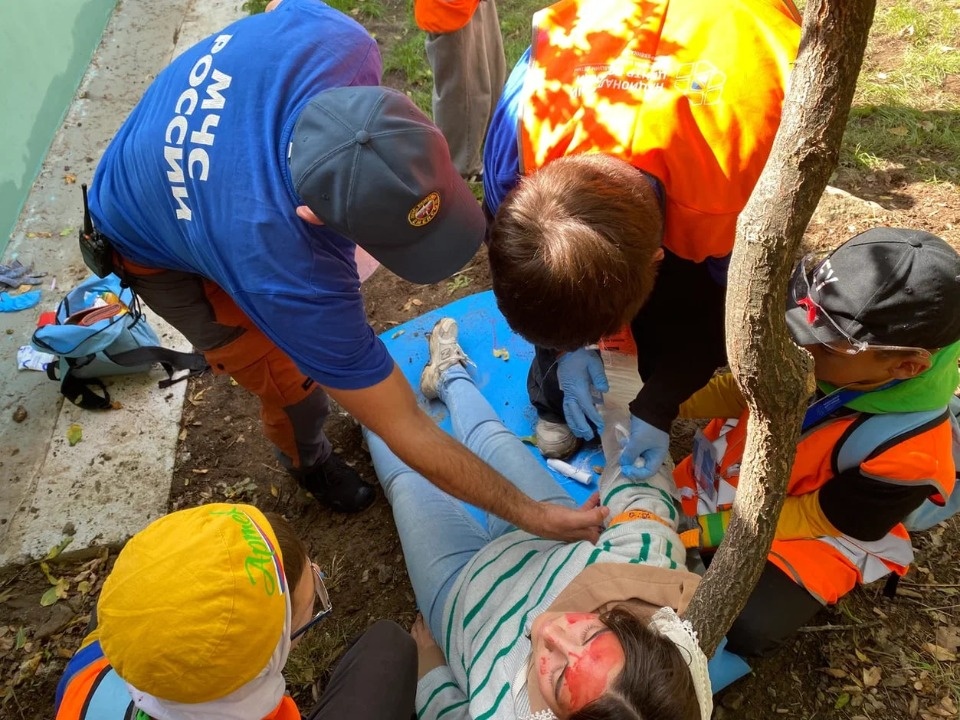 Псковские волонтеры провели в «Артеке» дополнительную общеразвивающую программу