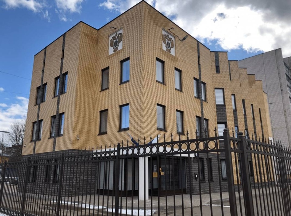 В Великих Луках осудили мужчину, проигравшего в казино выручку автосалона В Великих Луках осудили мужчину, проигравшего в казино выручку автосалона