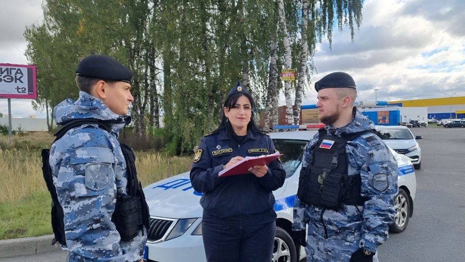 Четыре автомобиля арестовали судебные приставы в ходе рейда в Пскове