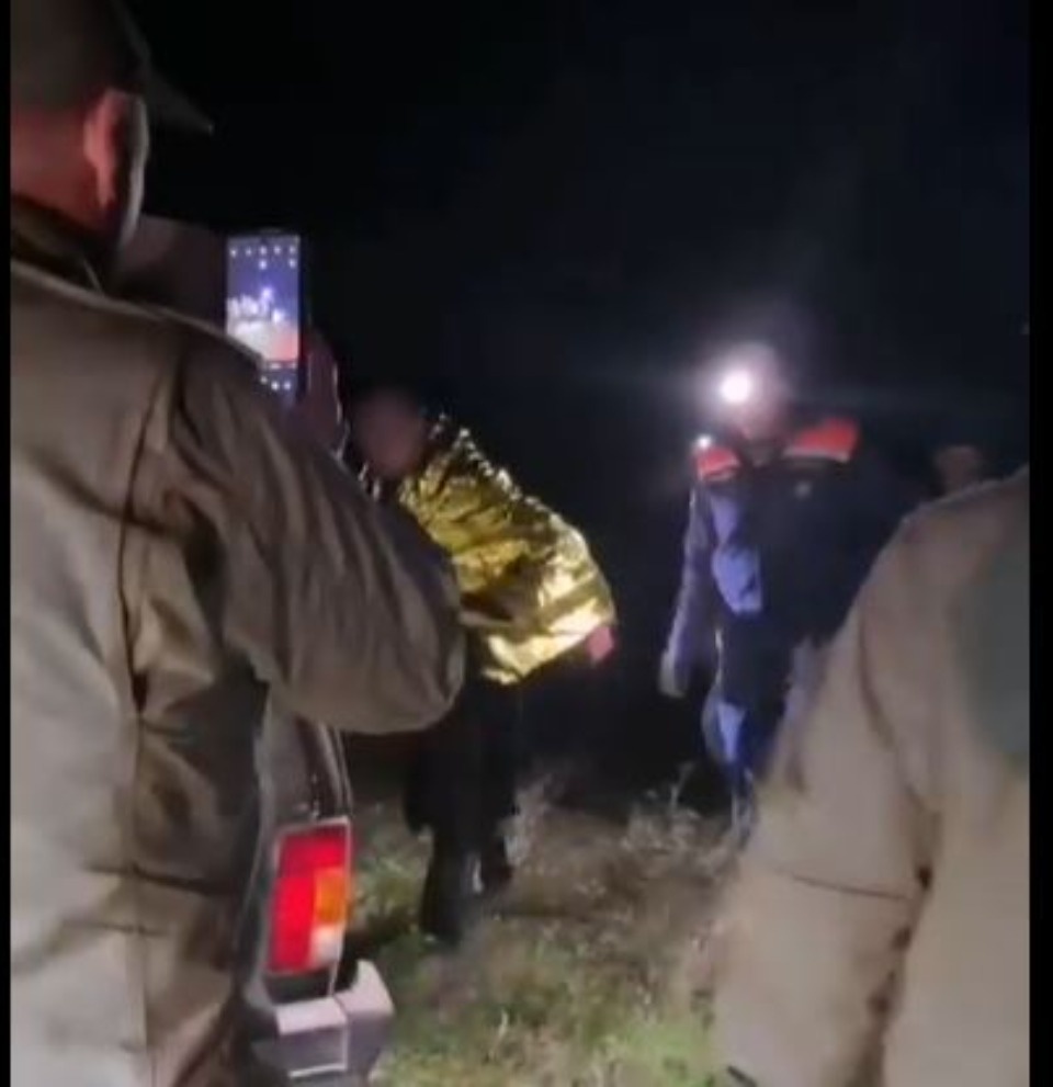 Мужчину спасли из канавы после ночной поездки на скутере в Великолукском районе