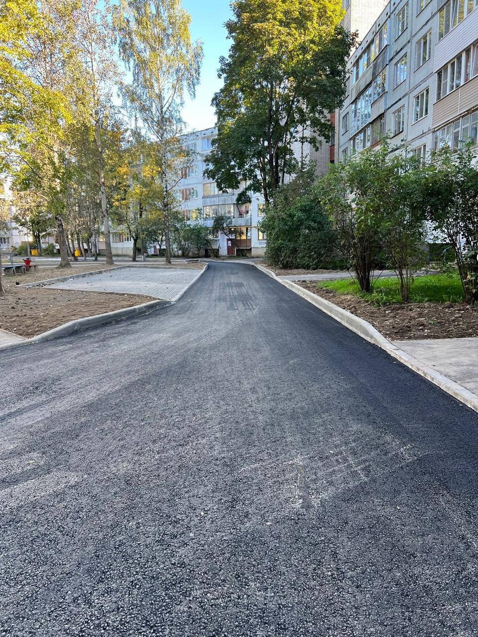 Двор «Пентагон» в Пскове обретает законченный вид Двор «Пентагон» в Пскове обретает законченный вид