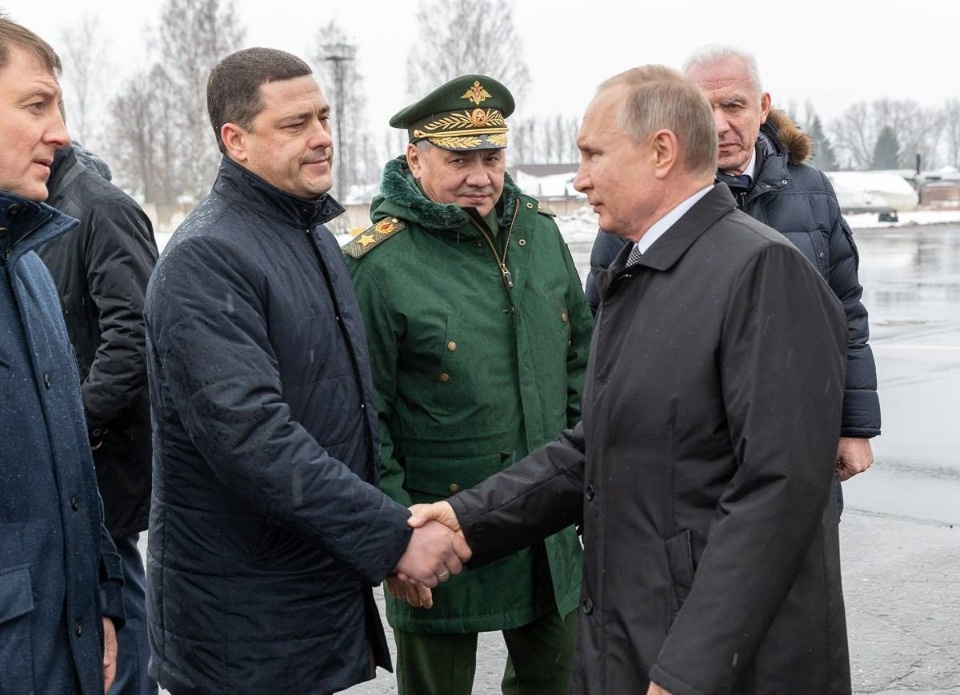 Михаил Ведерников поблагодарил Владимира Путина за помощь в решении вопросов Псковской области Михаил Ведерников поблагодарил Владимира Путина за помощь в решении вопросов Псковской области