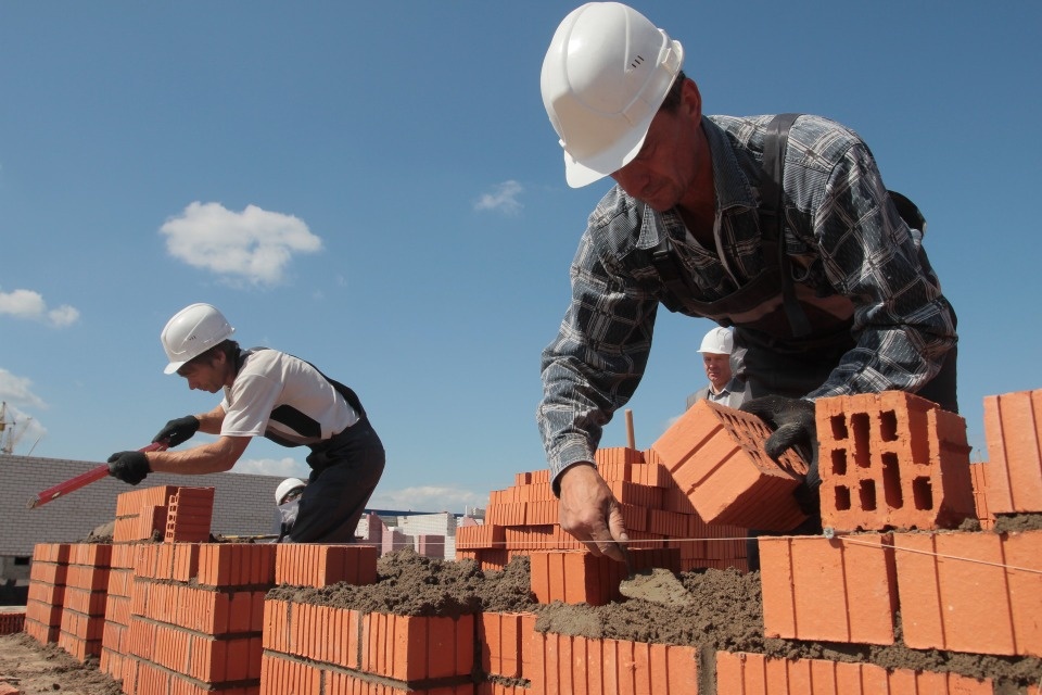 Около 34 млн рублей получит Псковская область на расселение аварийного жилья