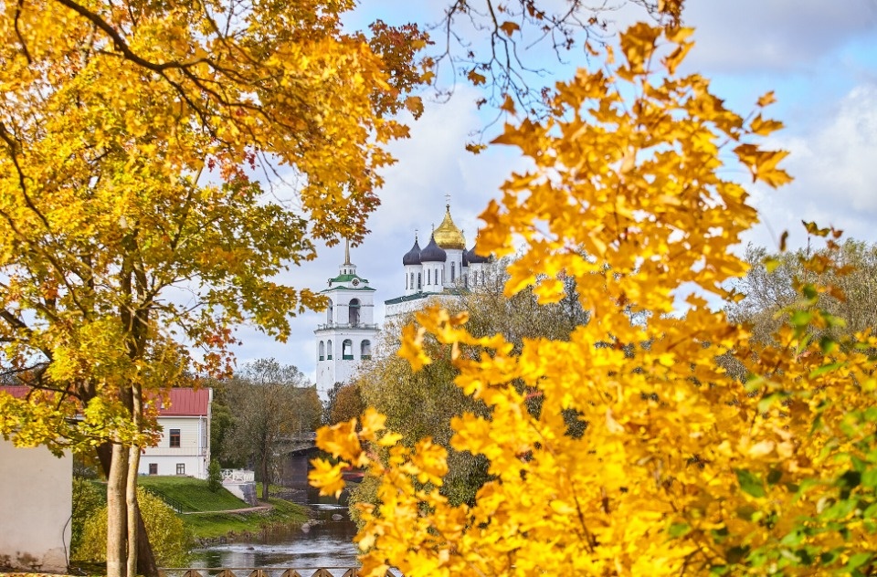 До +13 градусов и небольшой дождь прогнозируют псковичам 10 октября