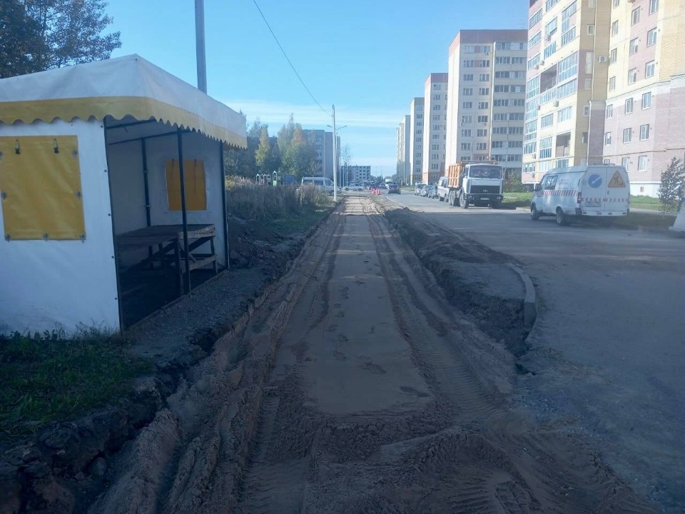 В Пскове начали ремонтировать проезд от улицы Труда до улицы Юности