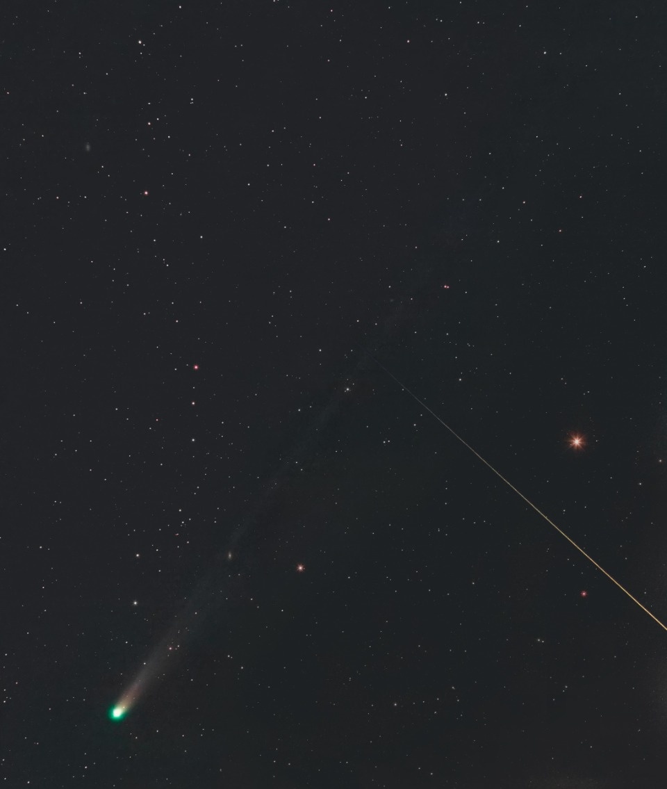 Комету C/2025 A6 (Lemmon) запечатлели в небе над храмом Илии Пророка в Выбутах Комету C/2025 A6 (Lemmon) запечатлели в небе над храмом Илии Пророка в Выбутах