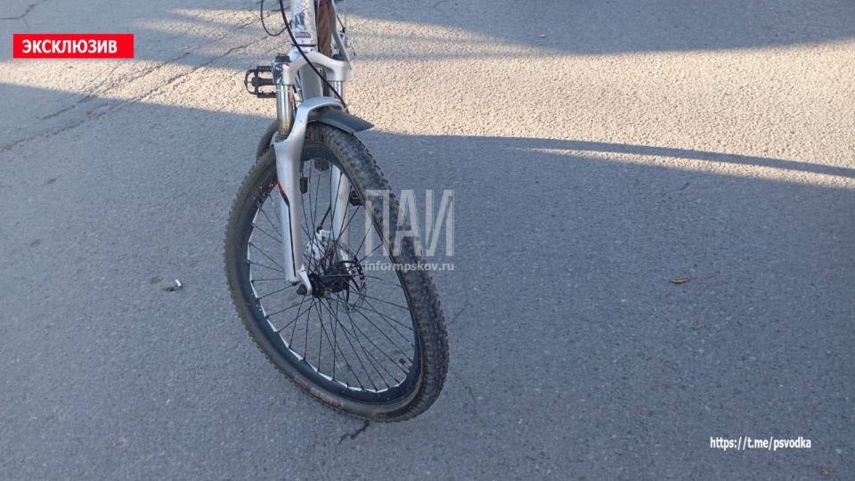 Велосипедисту потребовалась госпитализация после ДТП в Пскове Велосипедисту потребовалась госпитализация после ДТП в Пскове