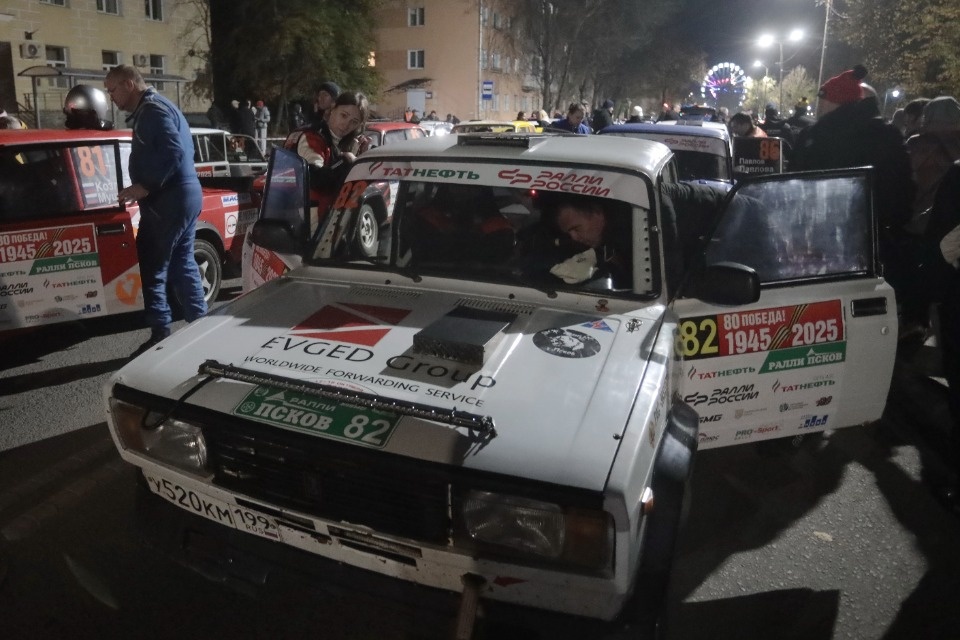 Рёв моторов