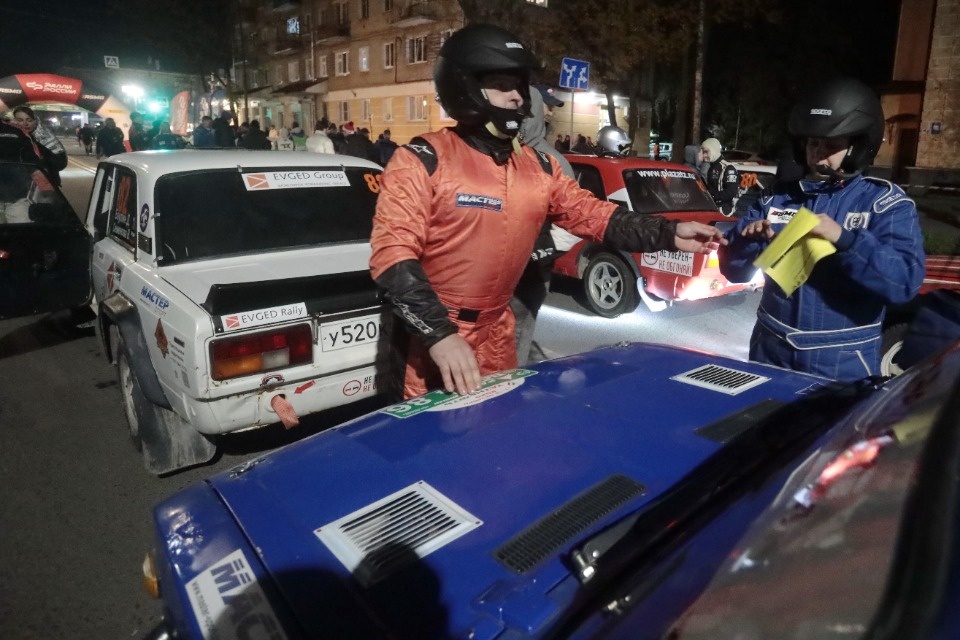 Рёв моторов