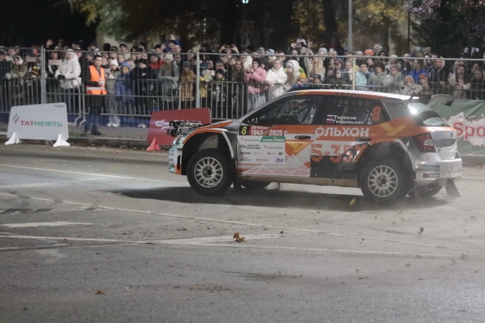 Рёв моторов