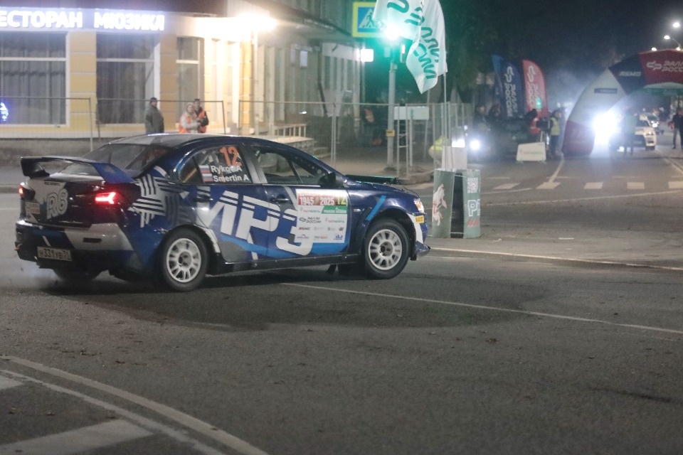 Рёв моторов