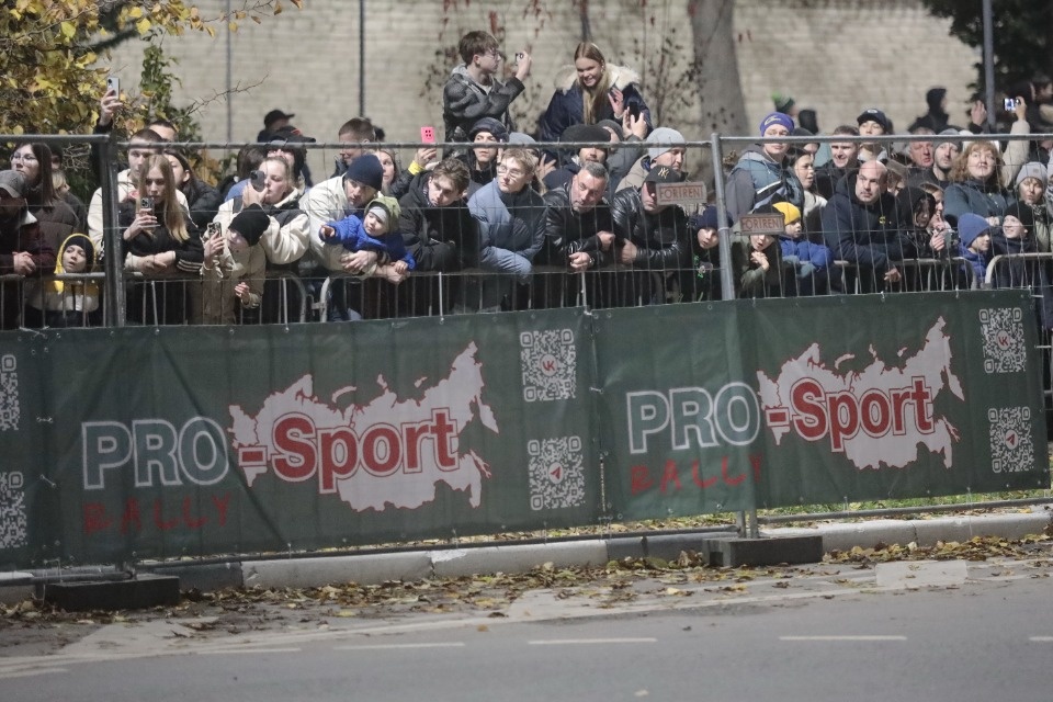 Рёв моторов