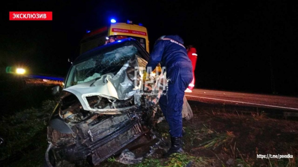 В Псковском районе при столкновении с машиной погиб мотоциклист В Псковском районе при столкновении с машиной погиб мотоциклист