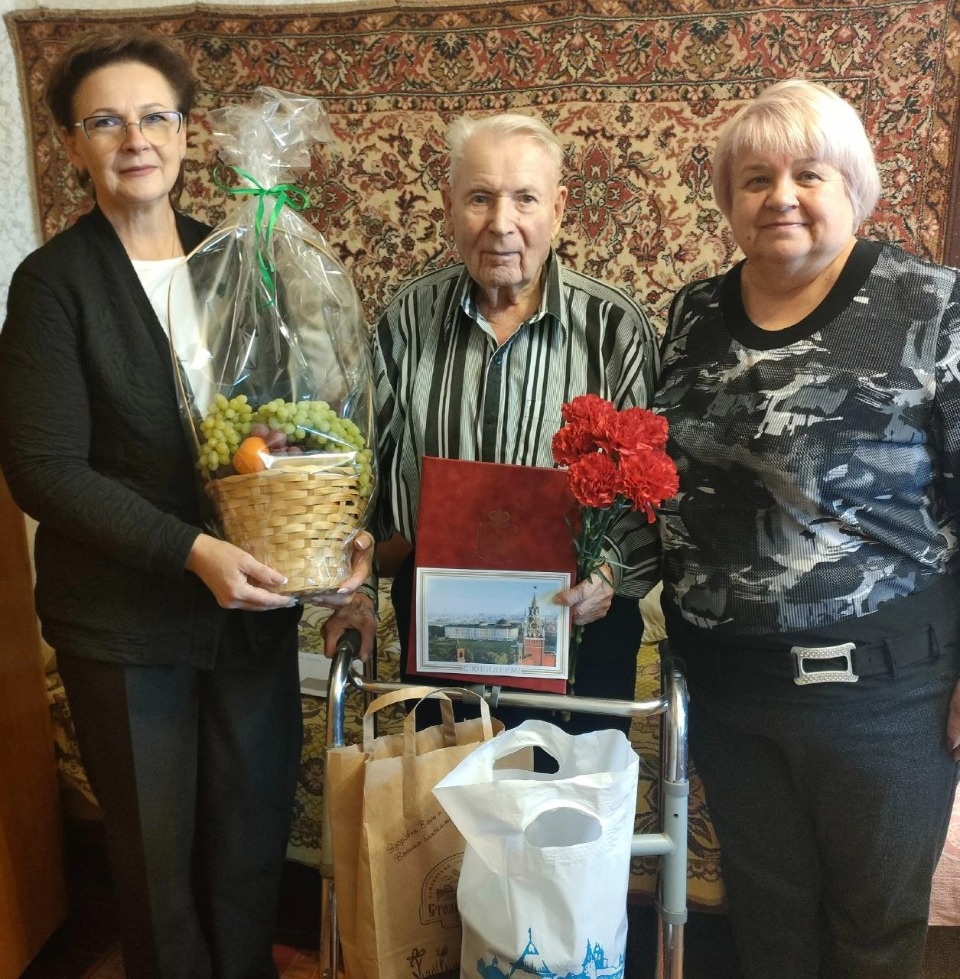 Ветеран Великой Отечественной войны из Пыталовского района отпраздновал 100-летний юбилей Ветеран Великой Отечественной войны из Пыталовского района отпраздновал 100-летний юбилей