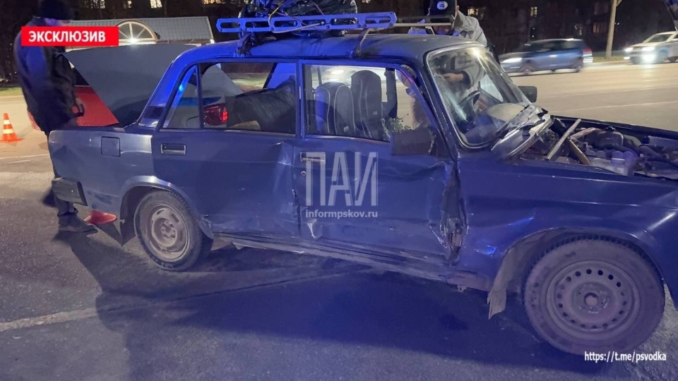69-летнюю женщину доставили в больницу после ДТП в Пскове 69-летнюю женщину доставили в больницу после ДТП в Пскове