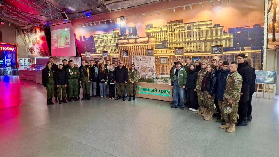 Парк «Патриот» в Москве посетила пятая группа молодежи из Псковской области Парк «Патриот» в Москве посетила пятая группа молодежи из Псковской области