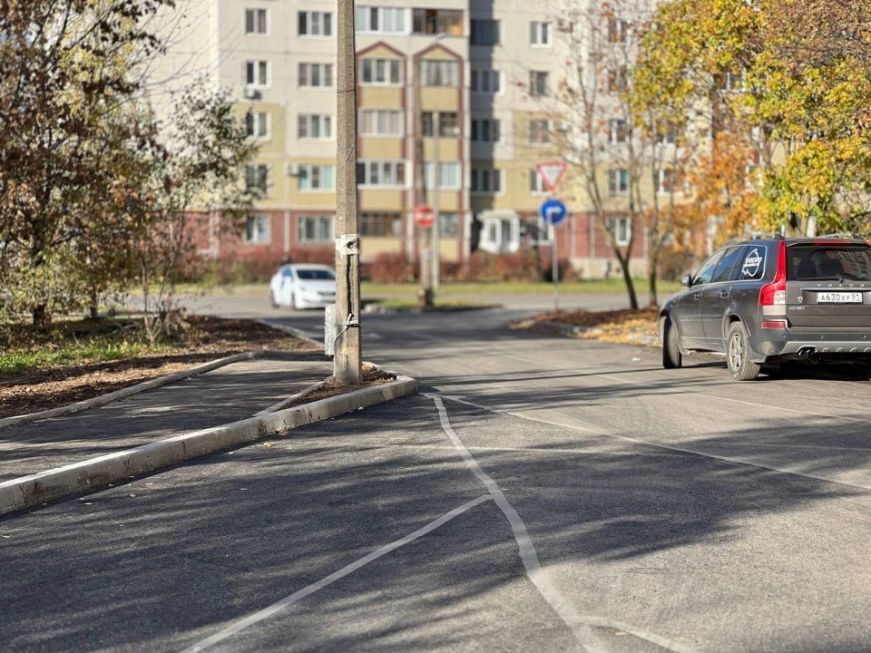 В Пскове отремонтировали еще один междворовой проезд