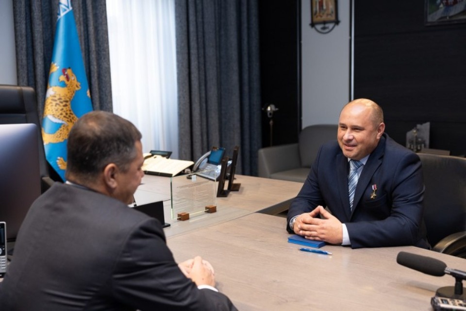 Михаил Ведерников стал личным наставником участника федеральной программы «Время героев»