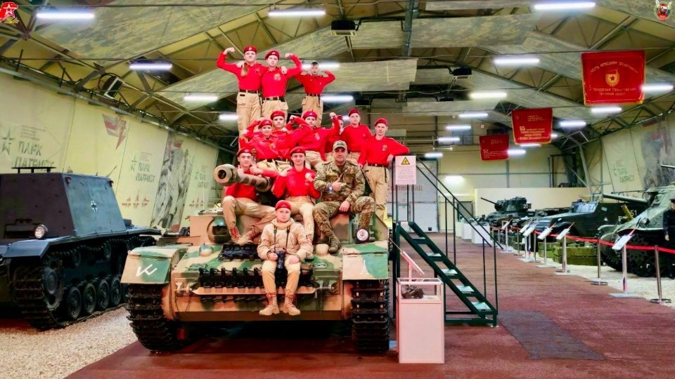 Шестая группа псковских школьников посетила парк «Патриот» в Москве