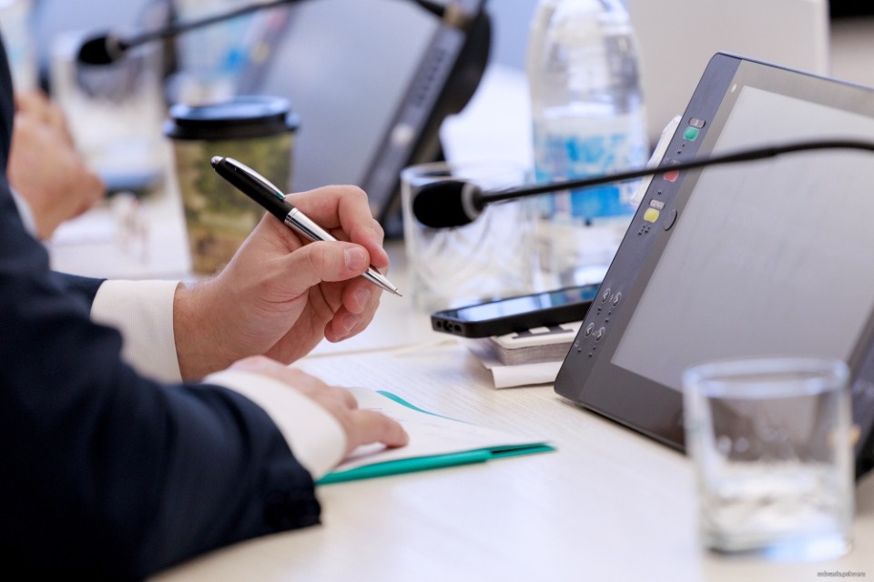 Три заглавные буквы