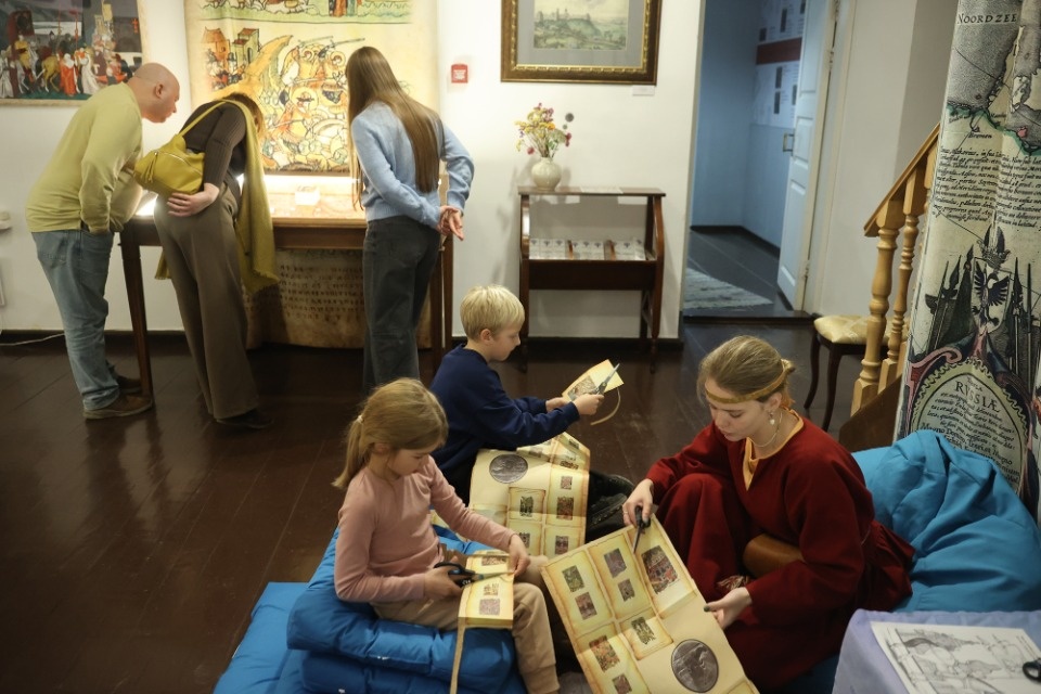 «Тени» Изборска