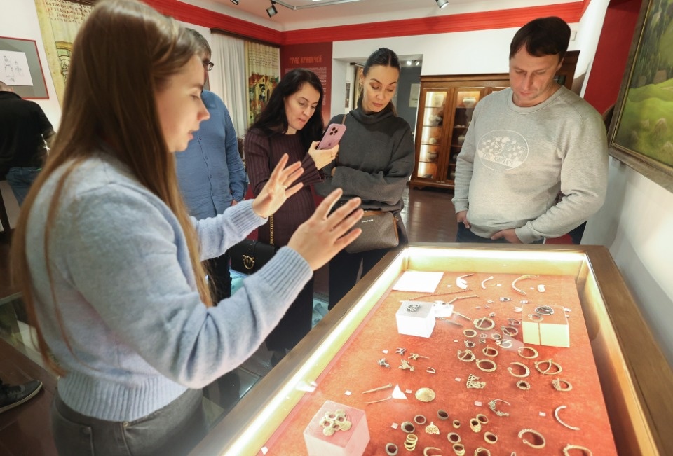 «Тени» Изборска