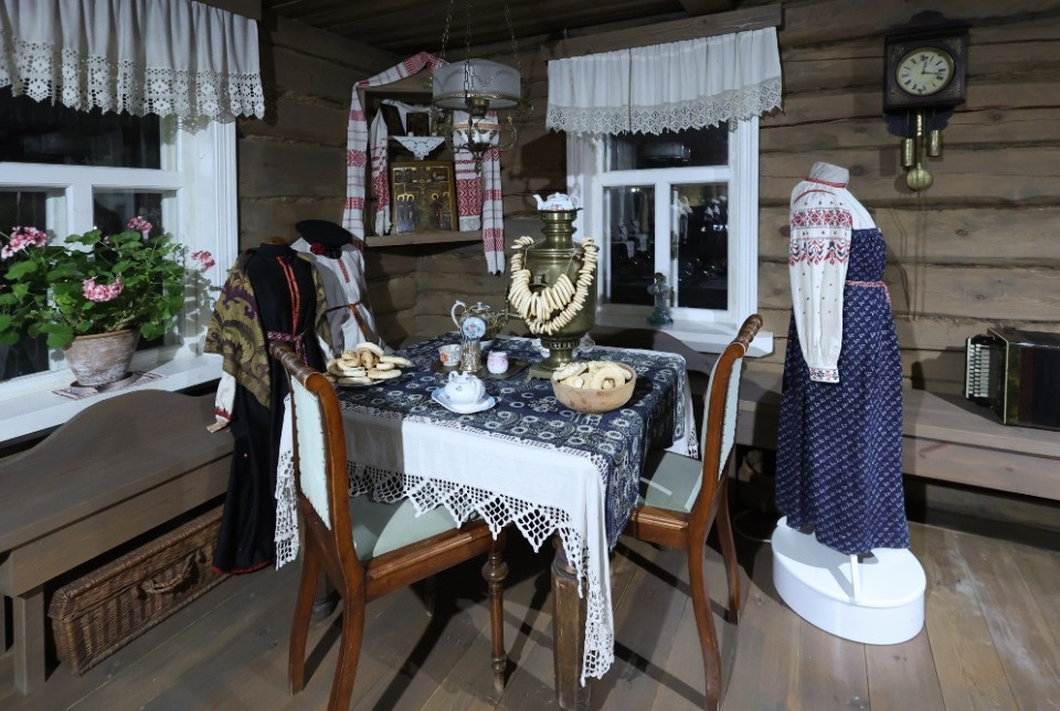 «Тени» Изборска