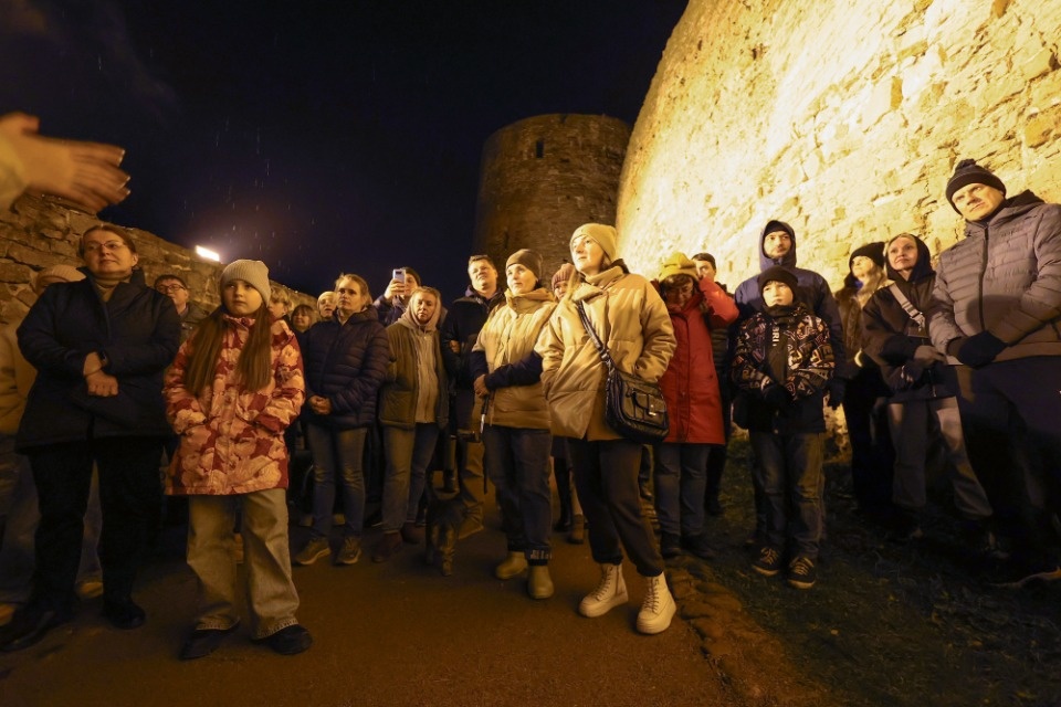 «Тени» Изборска