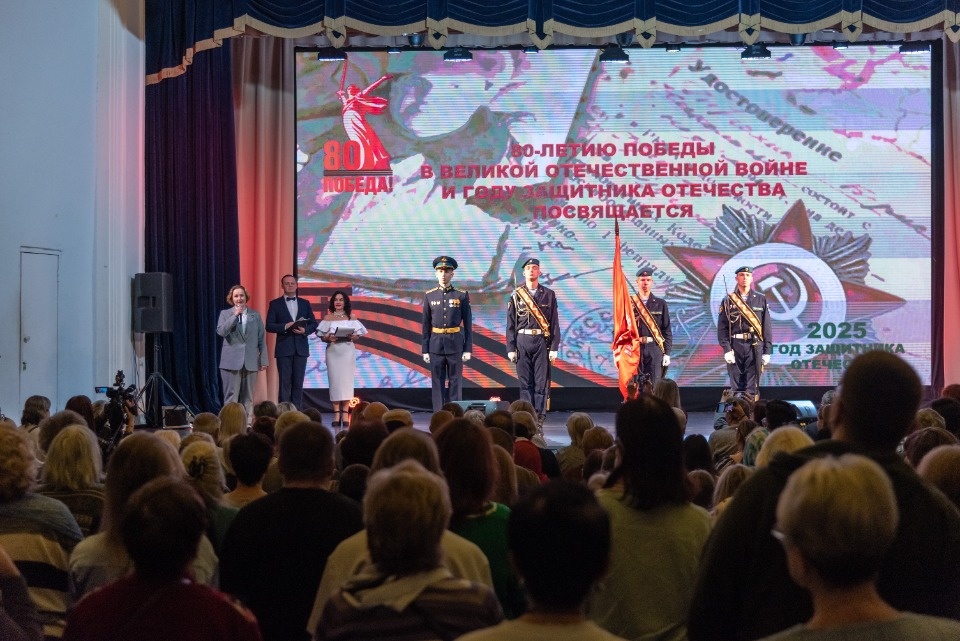 В Пскове прошла церемония передачи Знамени Победы Республике Коми