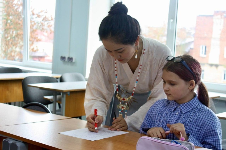 Пять часов в неделю учат китайский ученики четырех псковских школ 