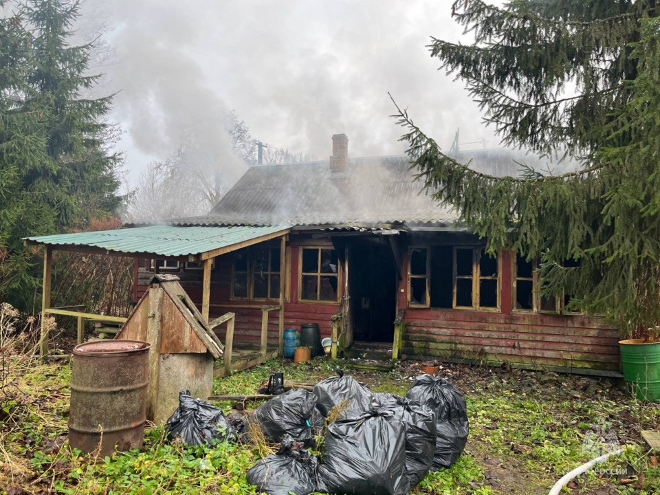 Мужчина погиб на пожаре в Печорском районе 