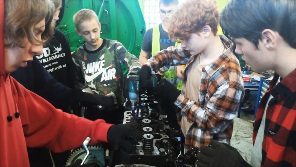 Псковские колледжи знакомят школьников с профессиями в рамках проекта «Билет в будущее»