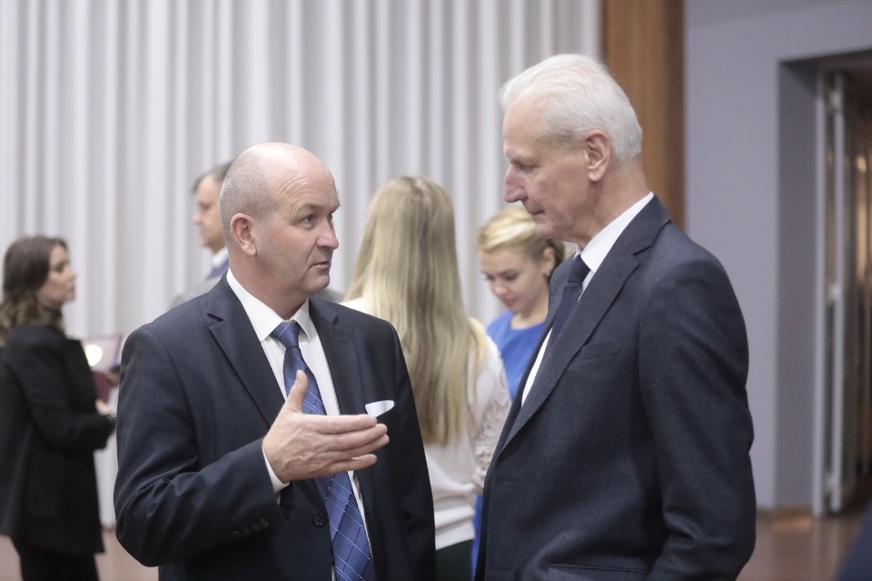 Теснее ряды!