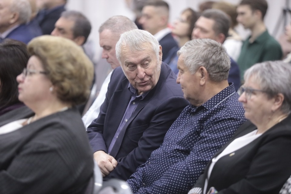 Теснее ряды!